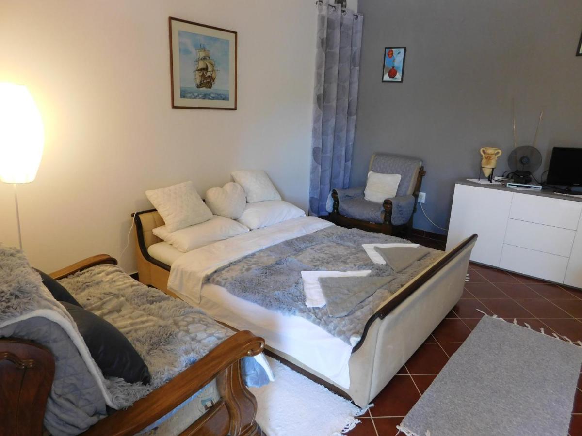 Villa Ana 로비니스코 셀로 외부 사진