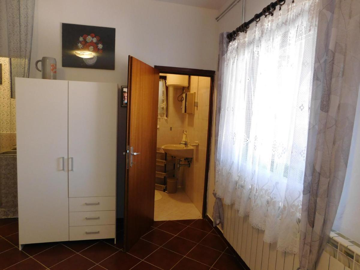 Villa Ana 로비니스코 셀로 외부 사진