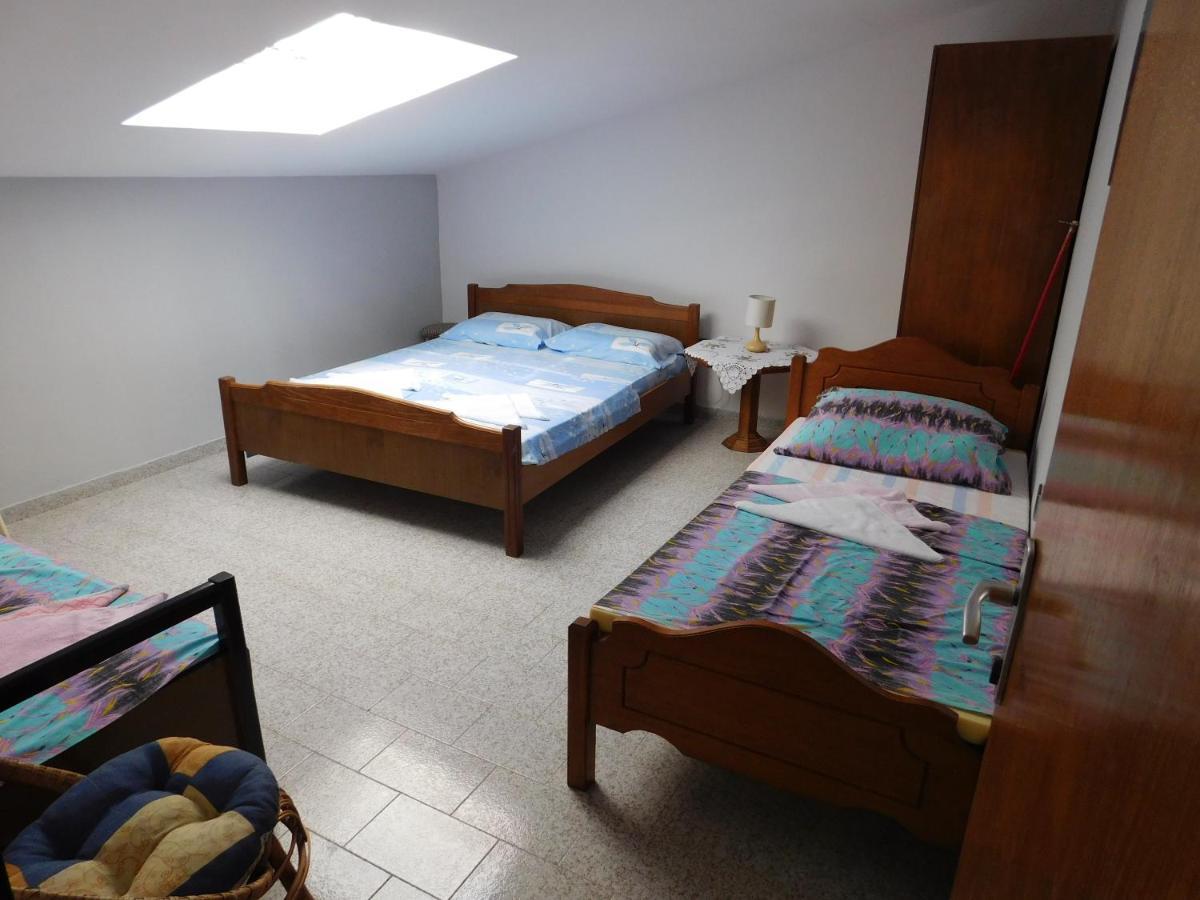 Villa Ana 로비니스코 셀로 외부 사진